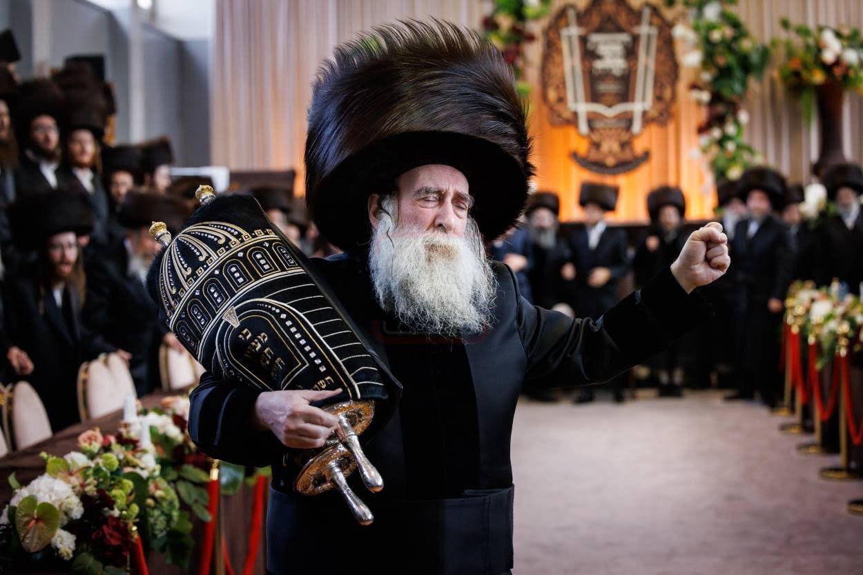 האדמו"ר מתולדות צבי דספינקא במסע הקודש במאגלניץ 