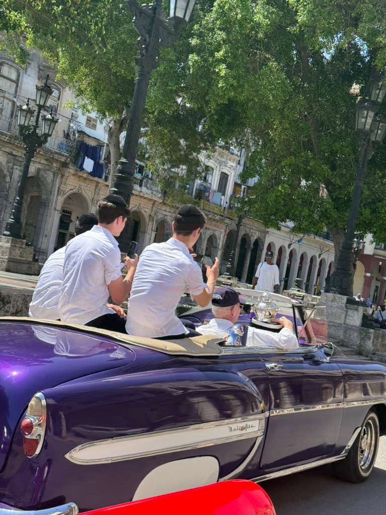 הכנסת ספר תורה בקובה