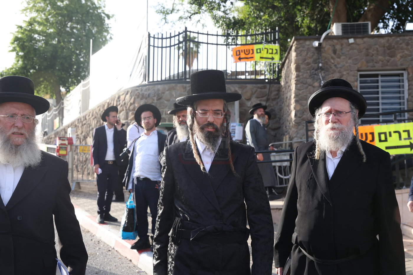 האדמו"ר מזוועהיל בתפילת השל"ה בערב ר"ח סיון