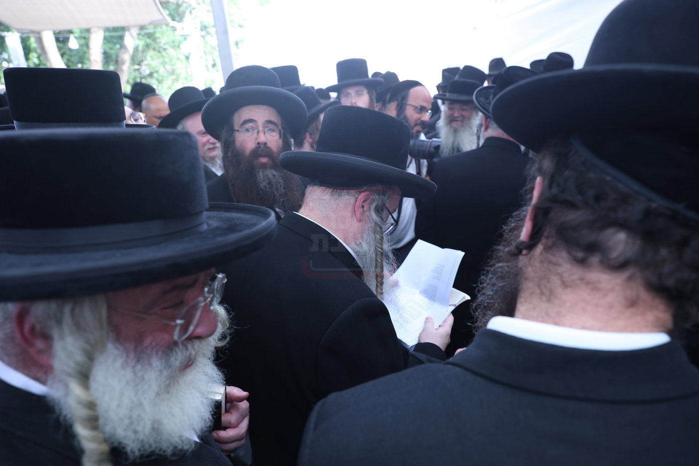 האדמו"ר מביאלה בתפילת השל"ה בטבריה