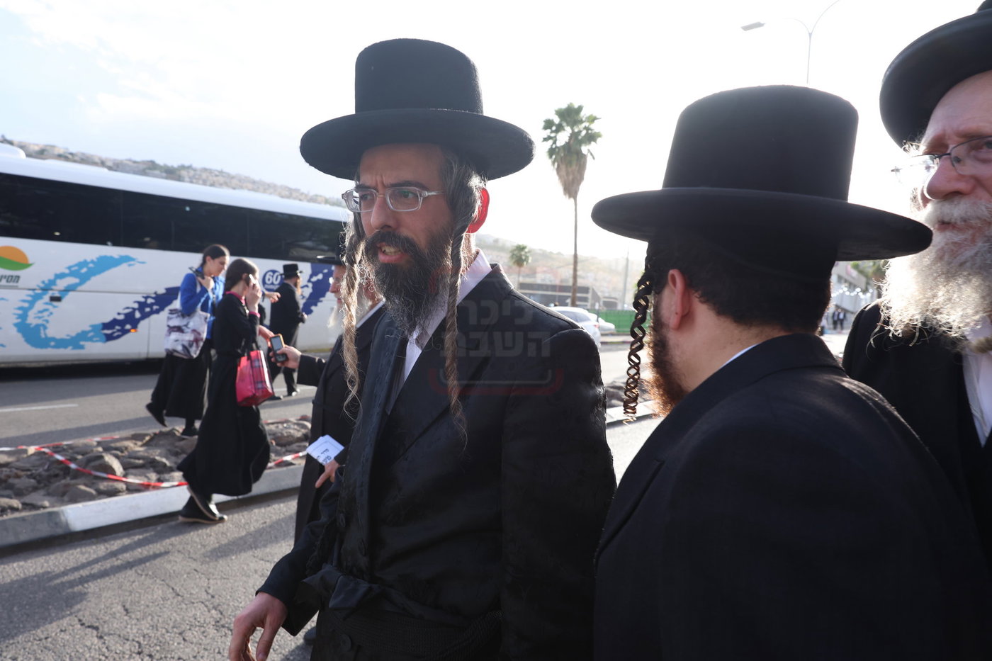 האדמו"ר מזוועהיל בתפילת השל"ה בערב ר"ח סיון