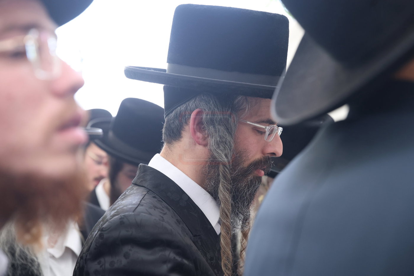 האדמו"ר מזוועהיל בתפילת השל"ה בערב ר"ח סיון