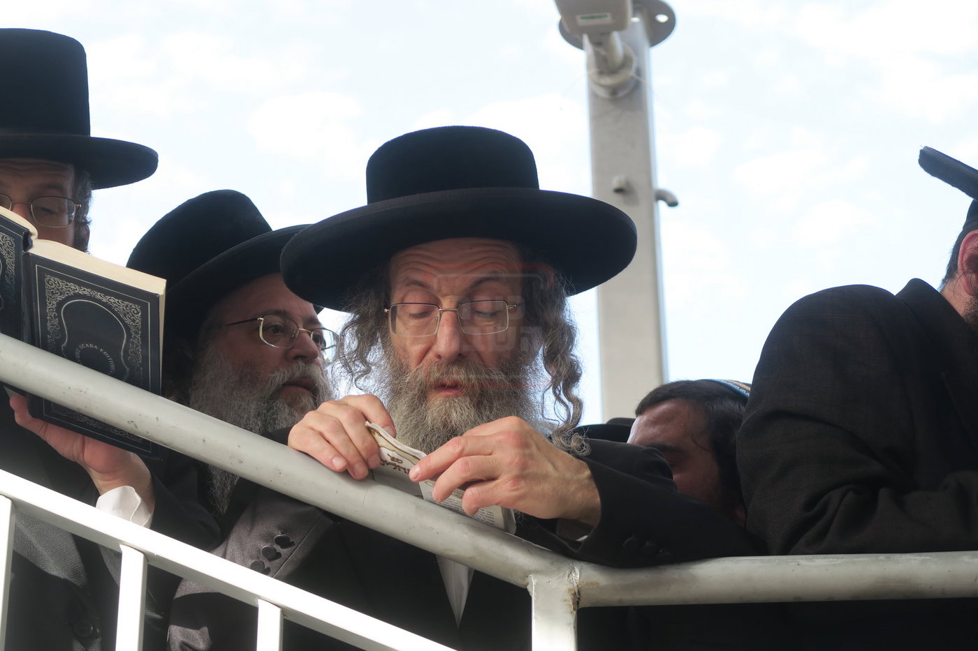 הגה"צ רבי אלימלך בידרמן בער"ח סיון בציון השל"ה הק' בטבריה