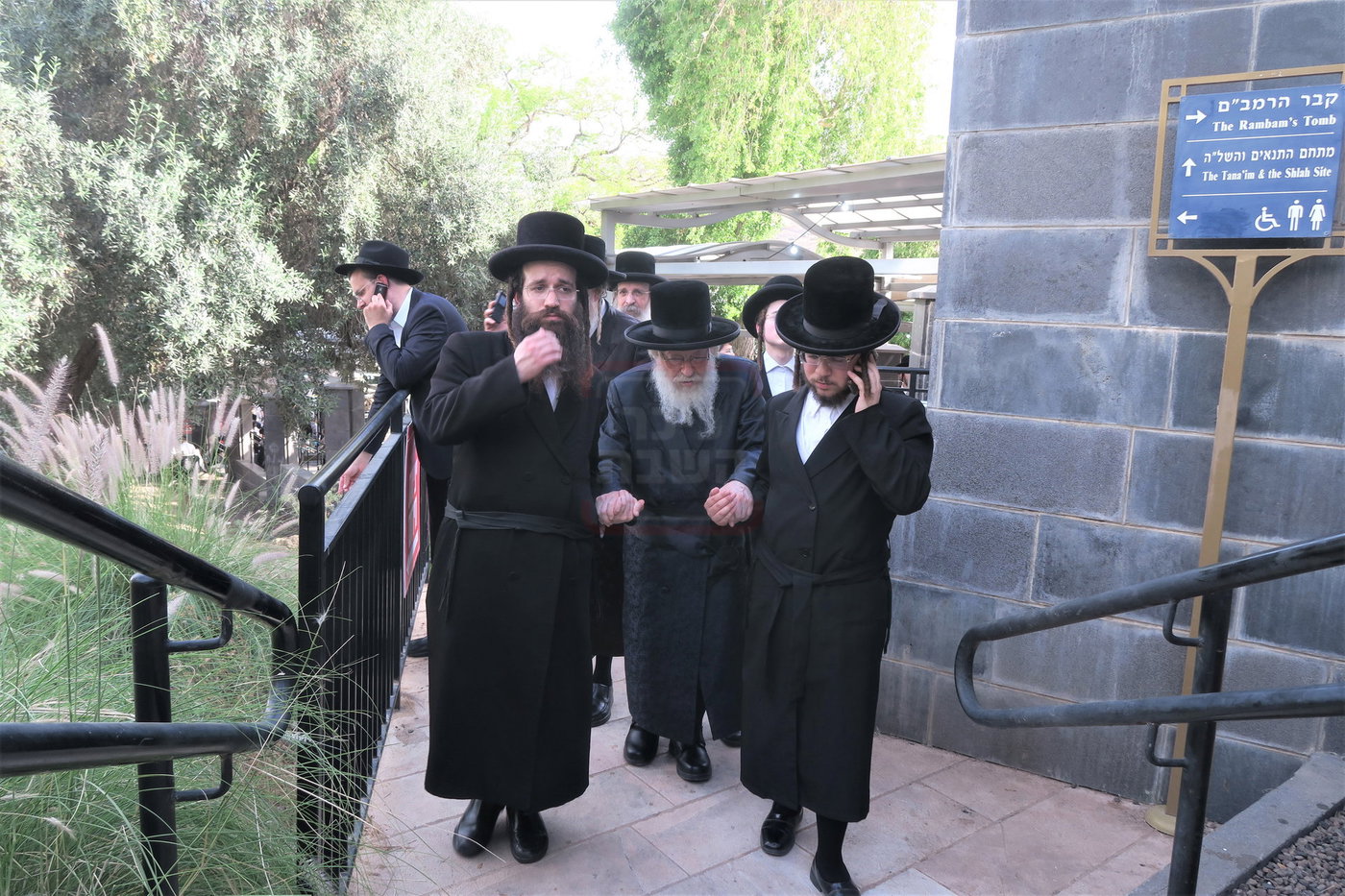 האדמו"ר מנדבורנה חיפה בער"ח סיון בציון השל"ה הק' בטבריה