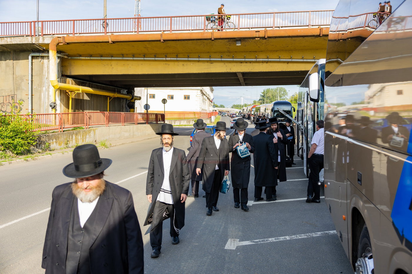 האדמו"ר מסאטמר בתפילה באוהל