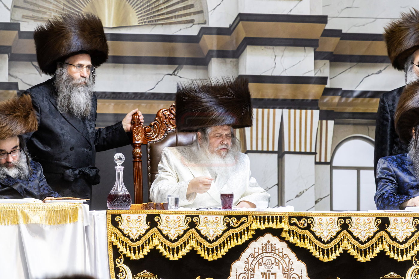 האדמו"ר מסאטמר בסעודה שלישית והבדלה בקראקא
