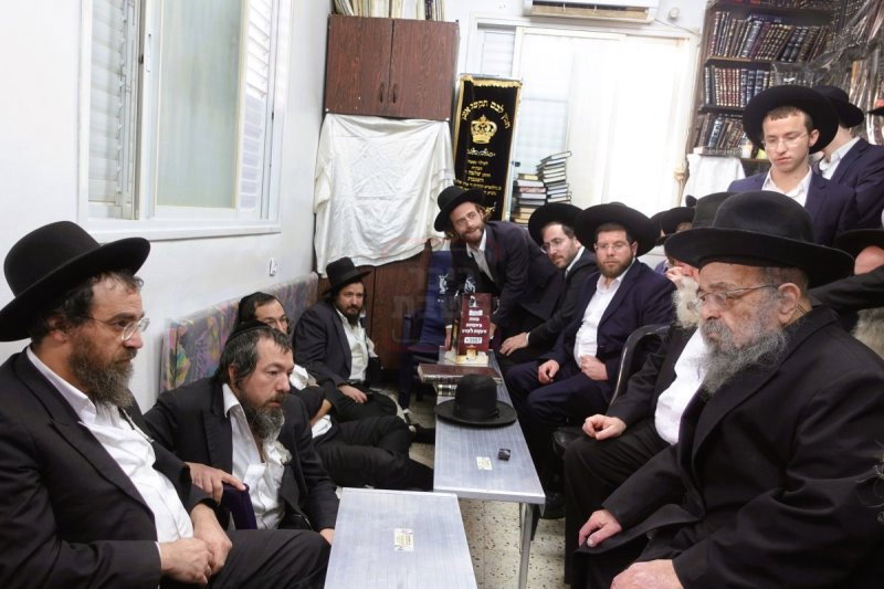 מראות חייו של הגאון רבי דוד שמידל זצ"ל