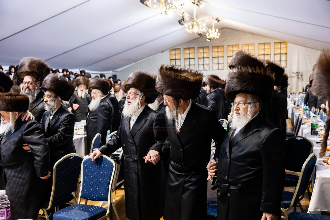האדמו"ר מסאטמר בסעודה שלישית והבדלה בקראקא