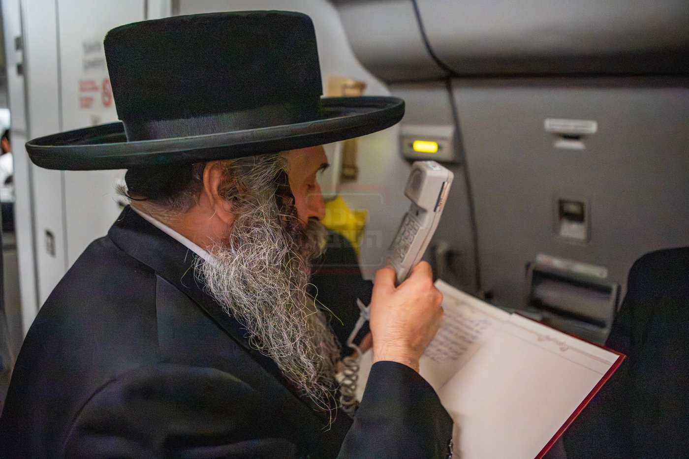 האדמו"ר מסאטמר בדרכו חזרה ממסע הקודש בפולין