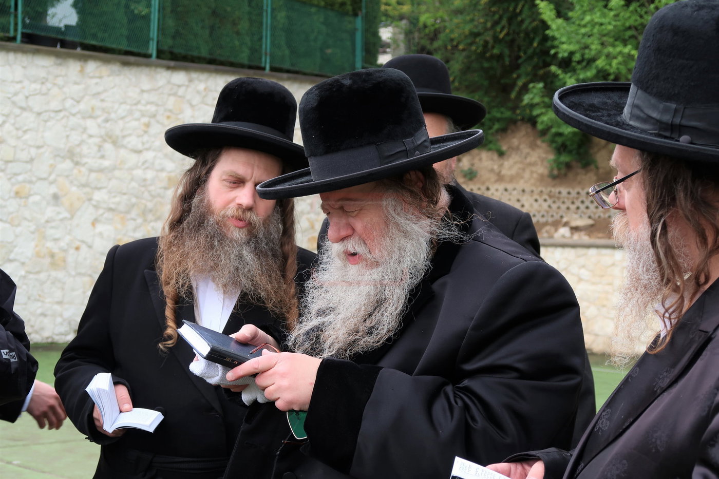 האדמו"ר מקוזמיר במסע הקודש לפולין