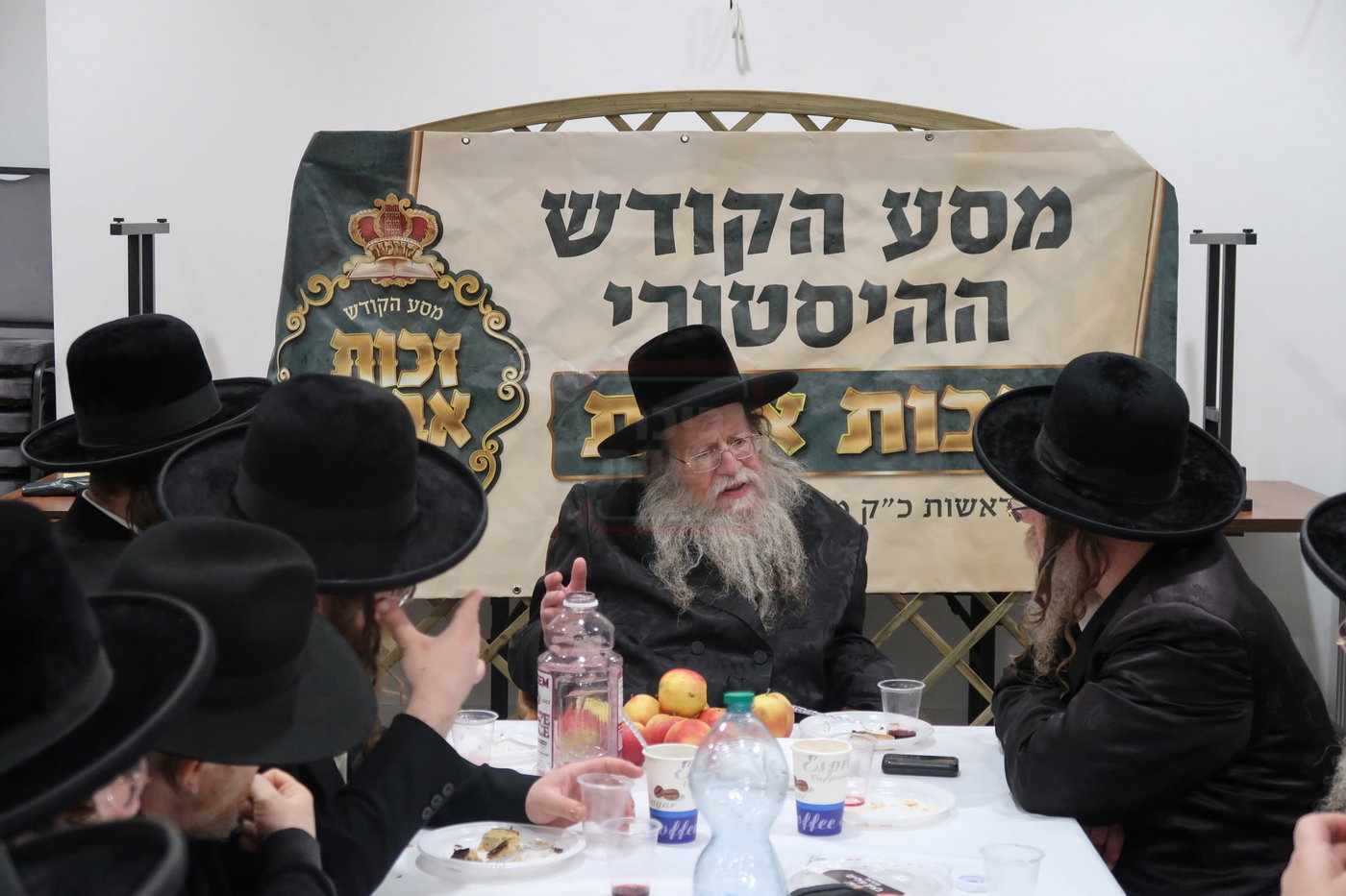 האדמו"ר מקוזמיר במסע הקודש לפולין
