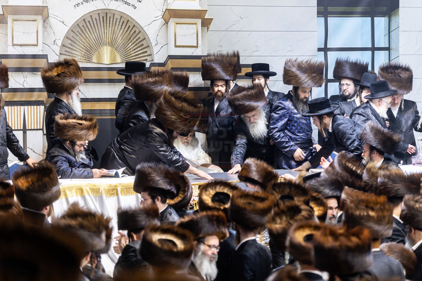האדמו"ר מסאטמר בסעודה שלישית והבדלה בקראקא