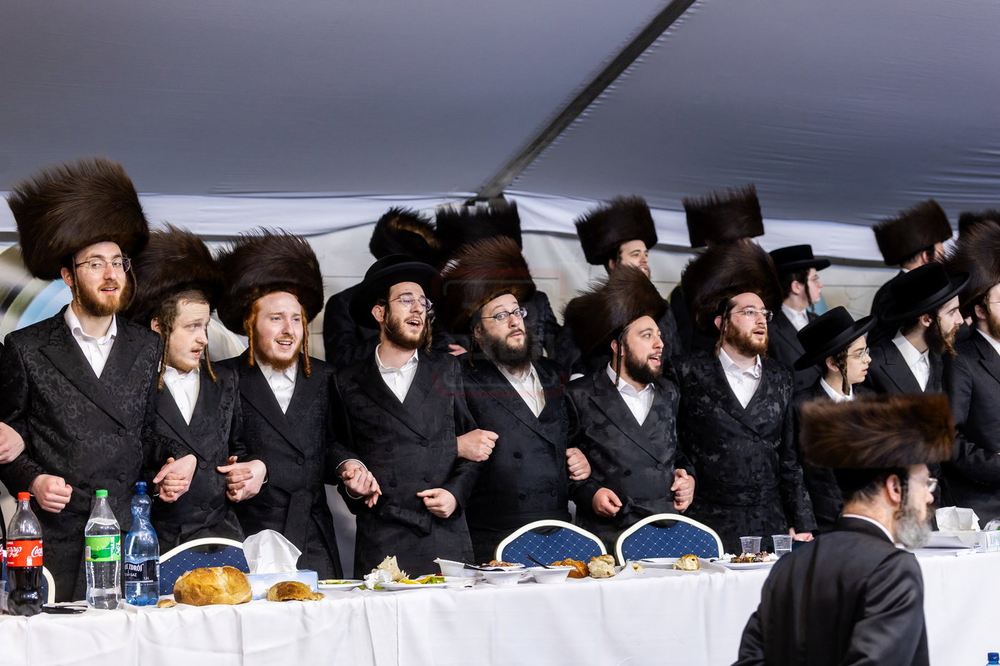 האדמו"ר מסאטמר בסעודה שלישית והבדלה בקראקא