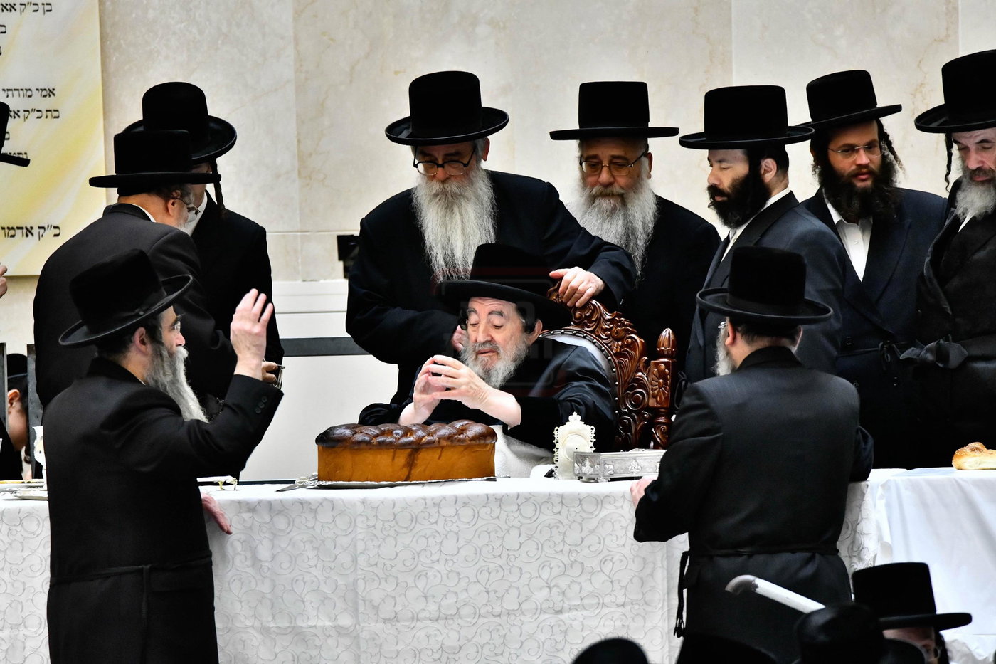האדמו"ר מויז'ניץ בטיש ב' סיון