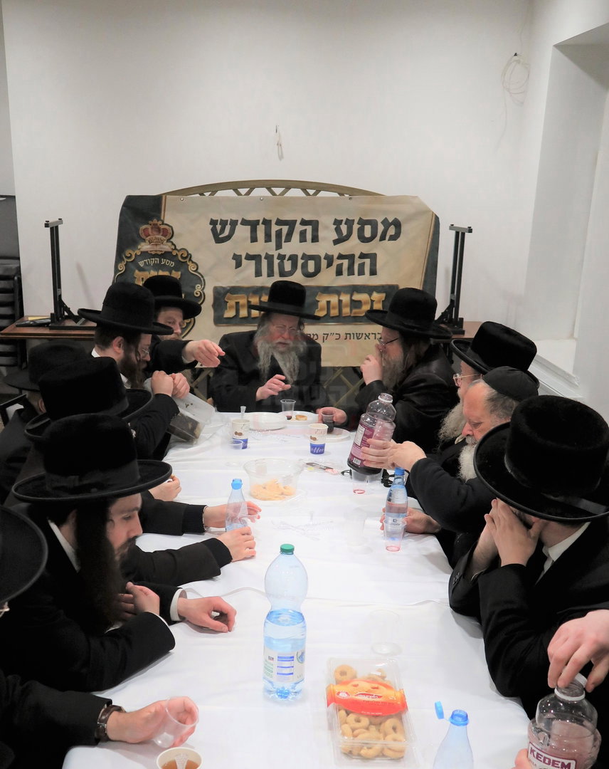 האדמו"ר מקוזמיר במסע הקודש לפולין