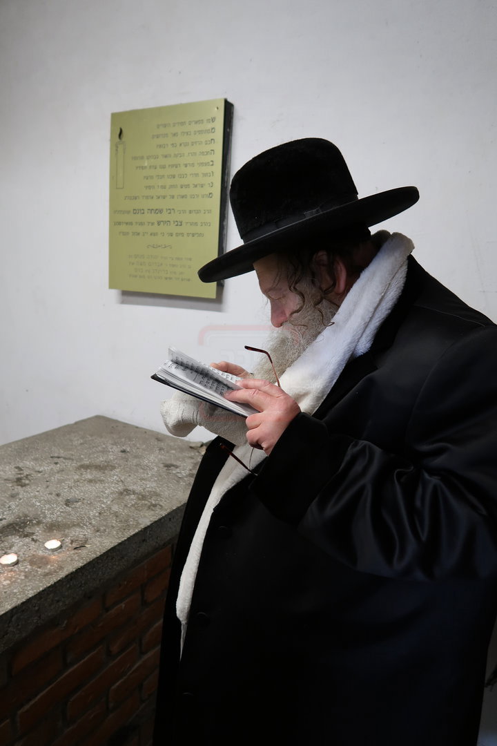 האדמו"ר מקוזמיר במסע הקודש לפולין