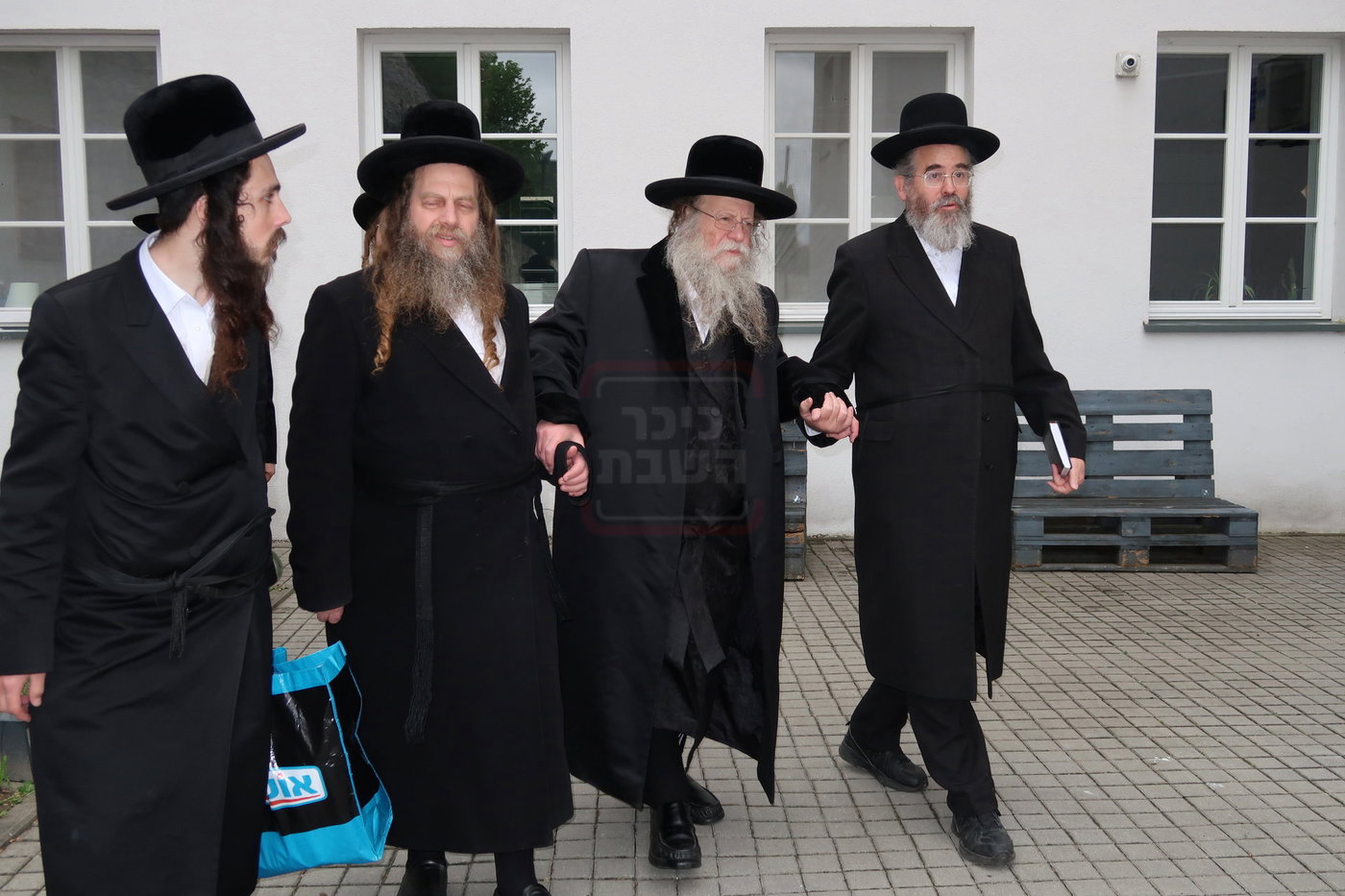האדמו"ר מקוזמיר במסע הקודש לפולין