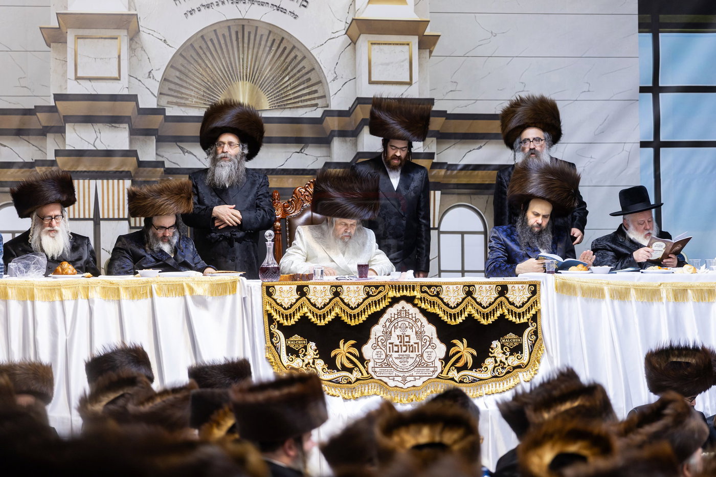 האדמו"ר מסאטמר בסעודה שלישית והבדלה בקראקא