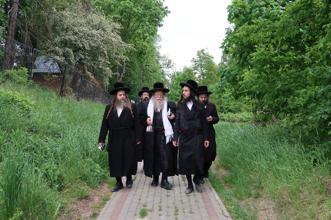האדמו"ר מקוזמיר במסע הקודש לפולין