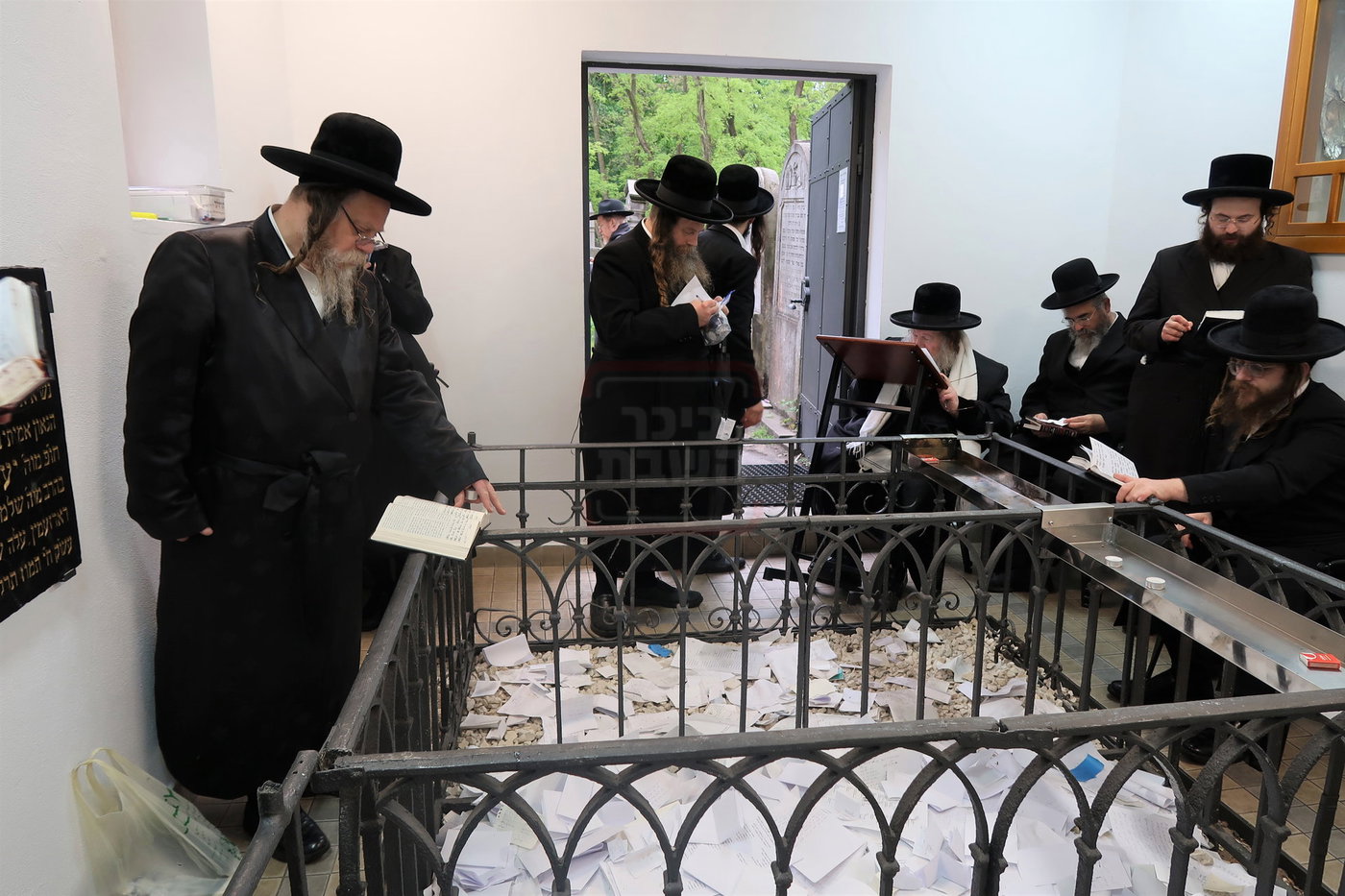האדמו"ר מקוזמיר במסע הקודש לפולין