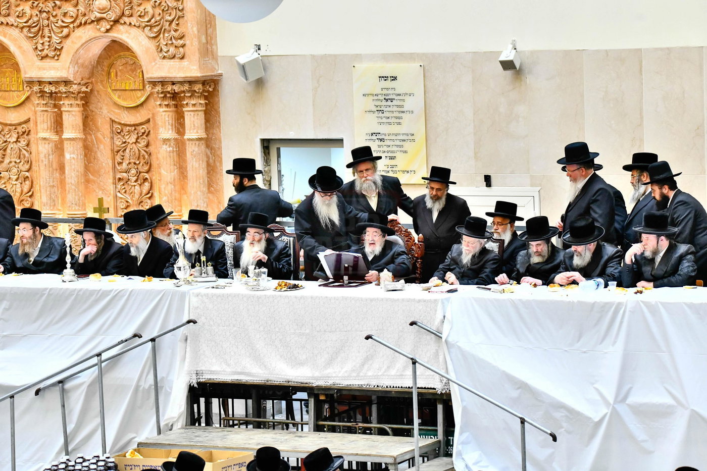 האדמו"ר מויז'ניץ בטיש ב' סיון