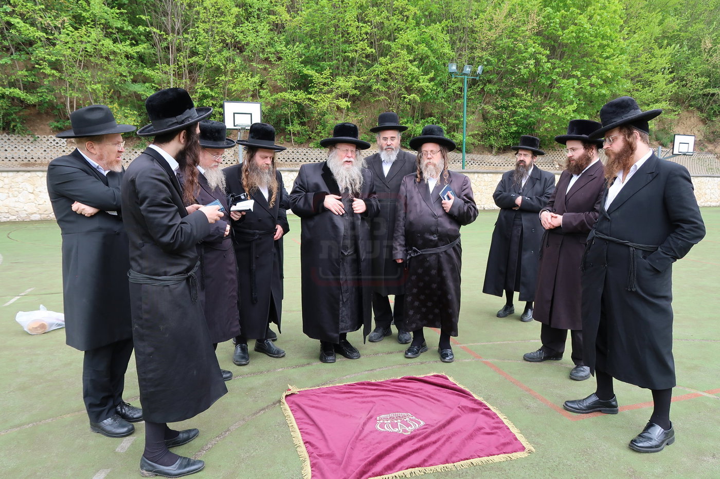 האדמו"ר מקוזמיר במסע הקודש לפולין