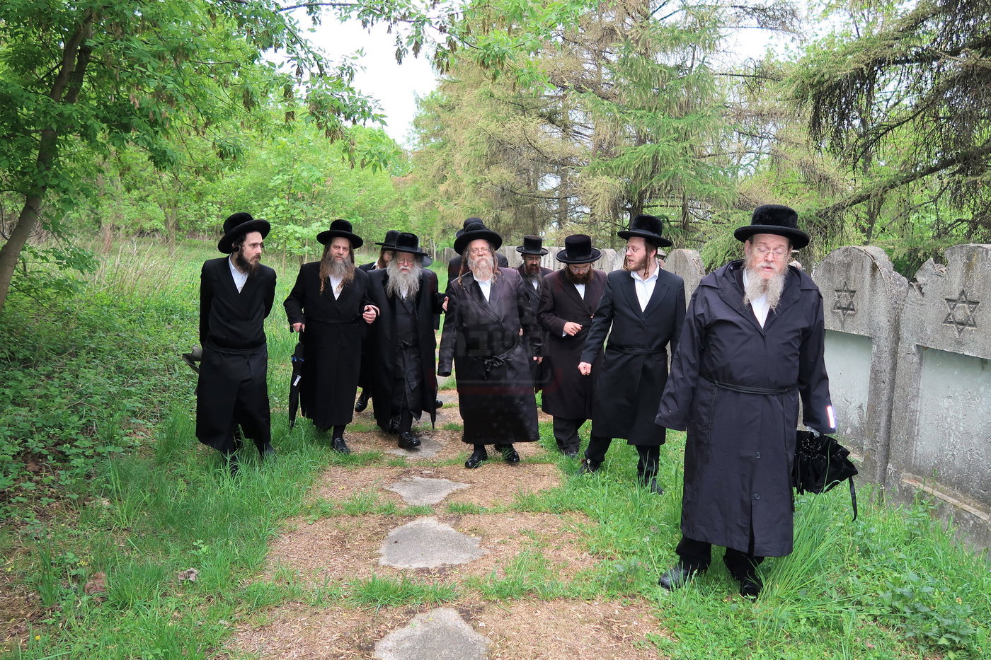 האדמו"ר מקוזמיר במסע הקודש לפולין
