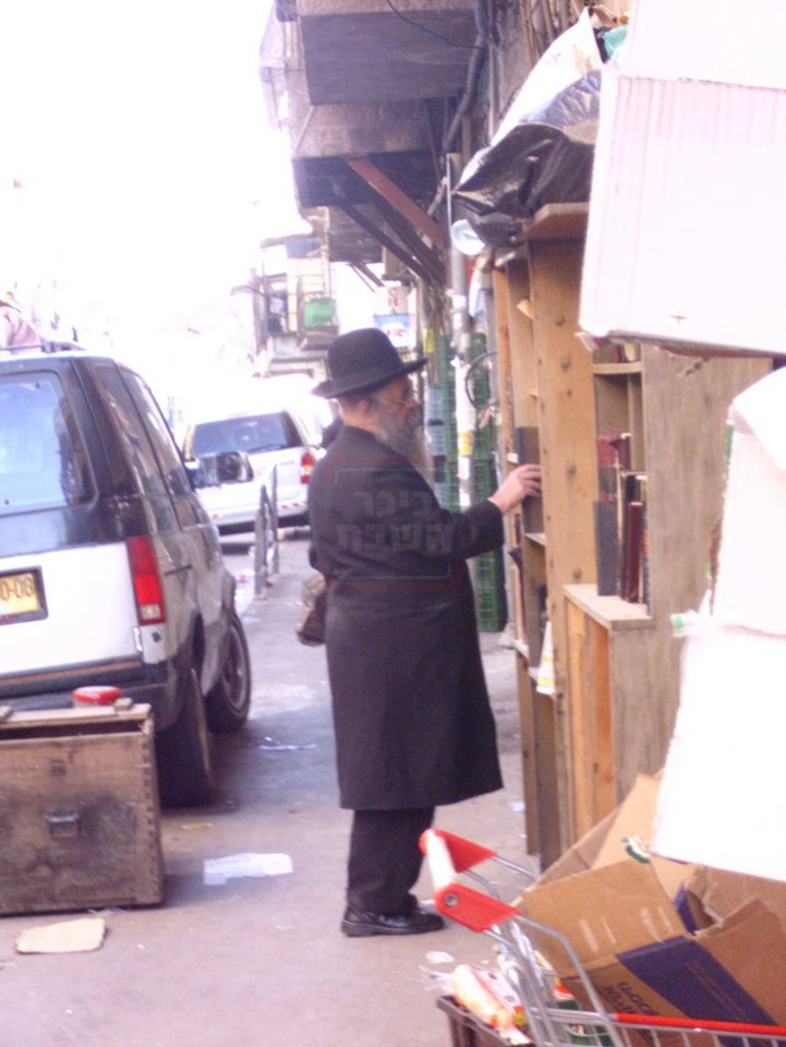מראות חייו של הגאון רבי דוד שמידל זצ"ל