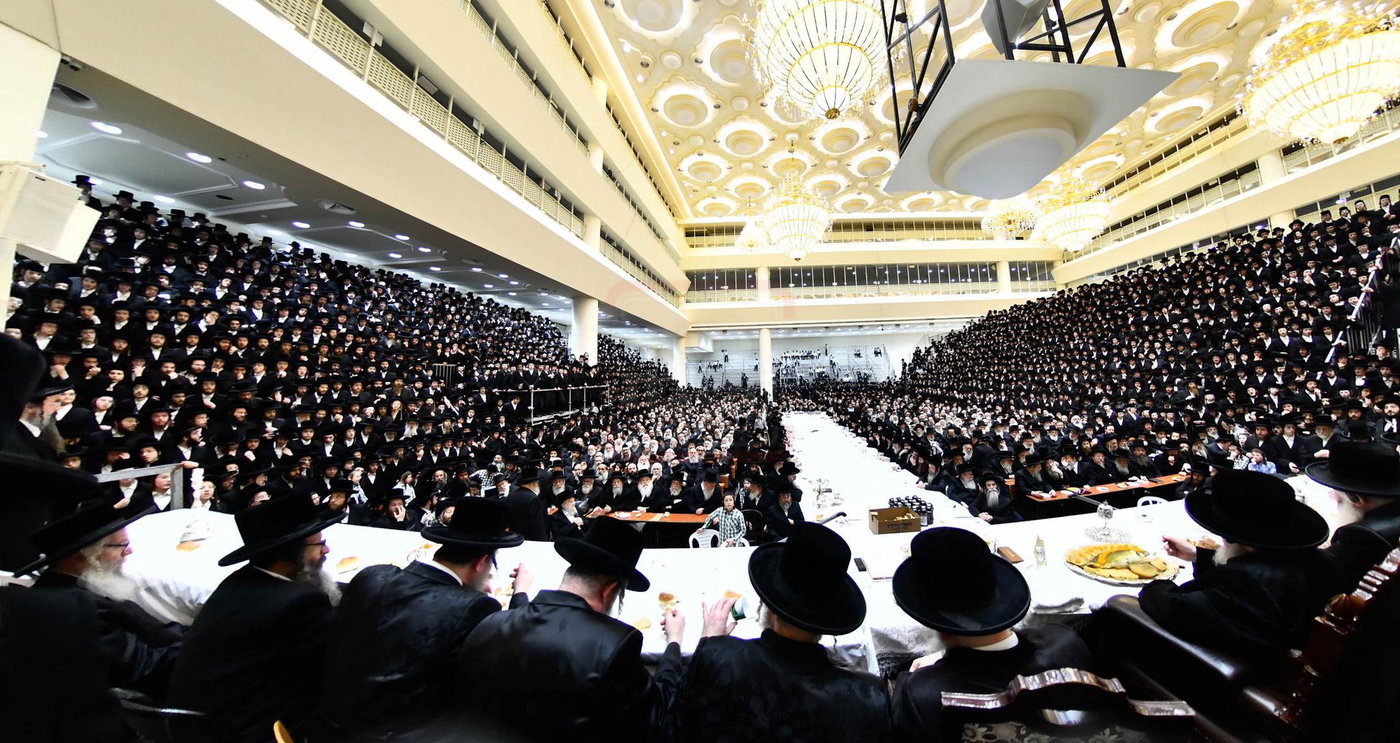 האדמו"ר מויז'ניץ בטיש ב' סיון