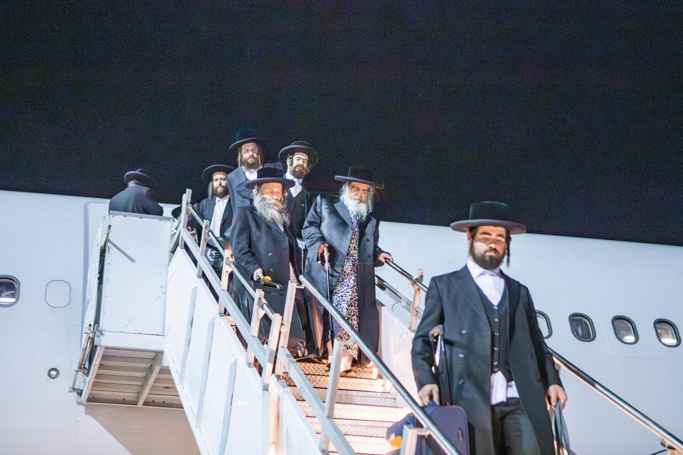 האדמו"ר מסאטמר בדרכו חזרה ממסע הקודש בפולין