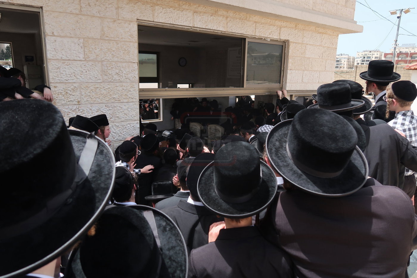 האדמו"ר מויז'ניץ בעליה לציון אהבת ישראל ב' סיון