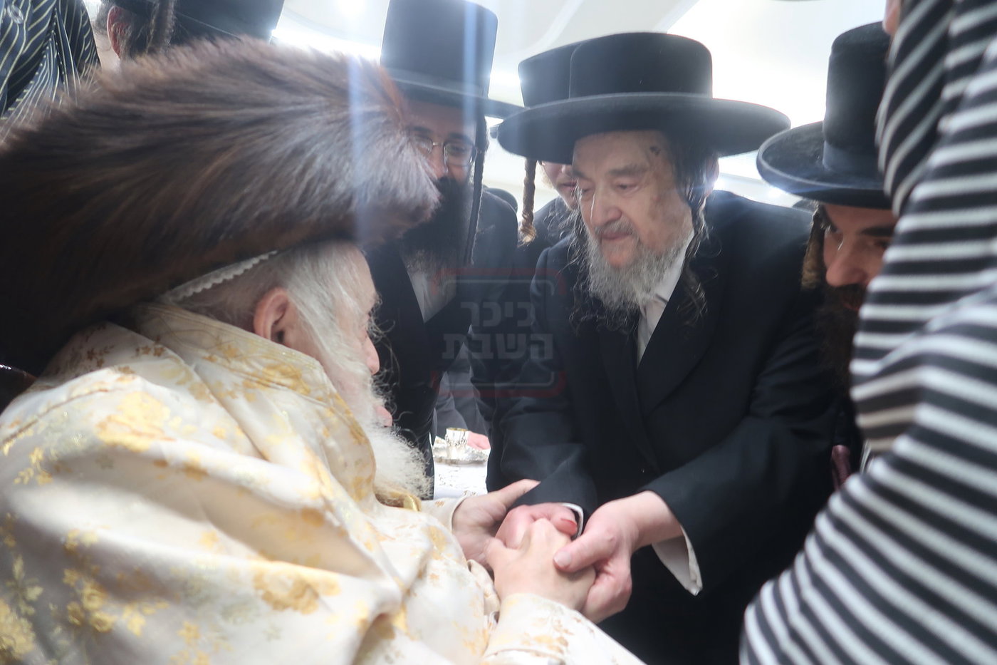 הגה"צ רבי יעקב מאיר שכטר בברית אצל האדמו"ר מתולדות אברהם יצחק