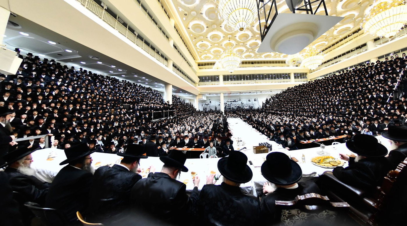 האדמו"ר מויז'ניץ בטיש ב' סיון