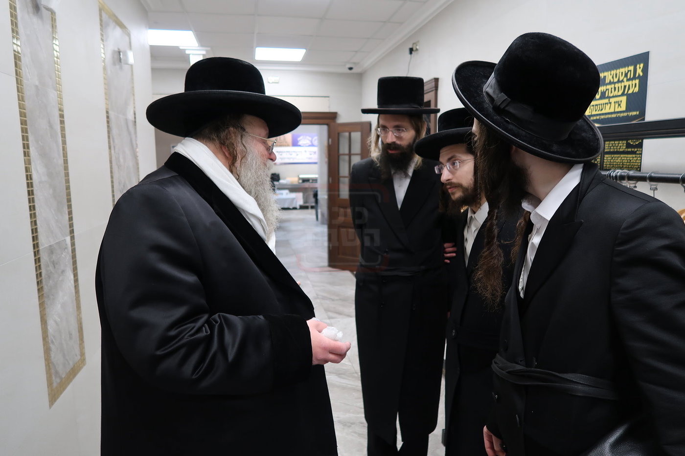 האדמו"ר מקוזמיר במסע הקודש לפולין