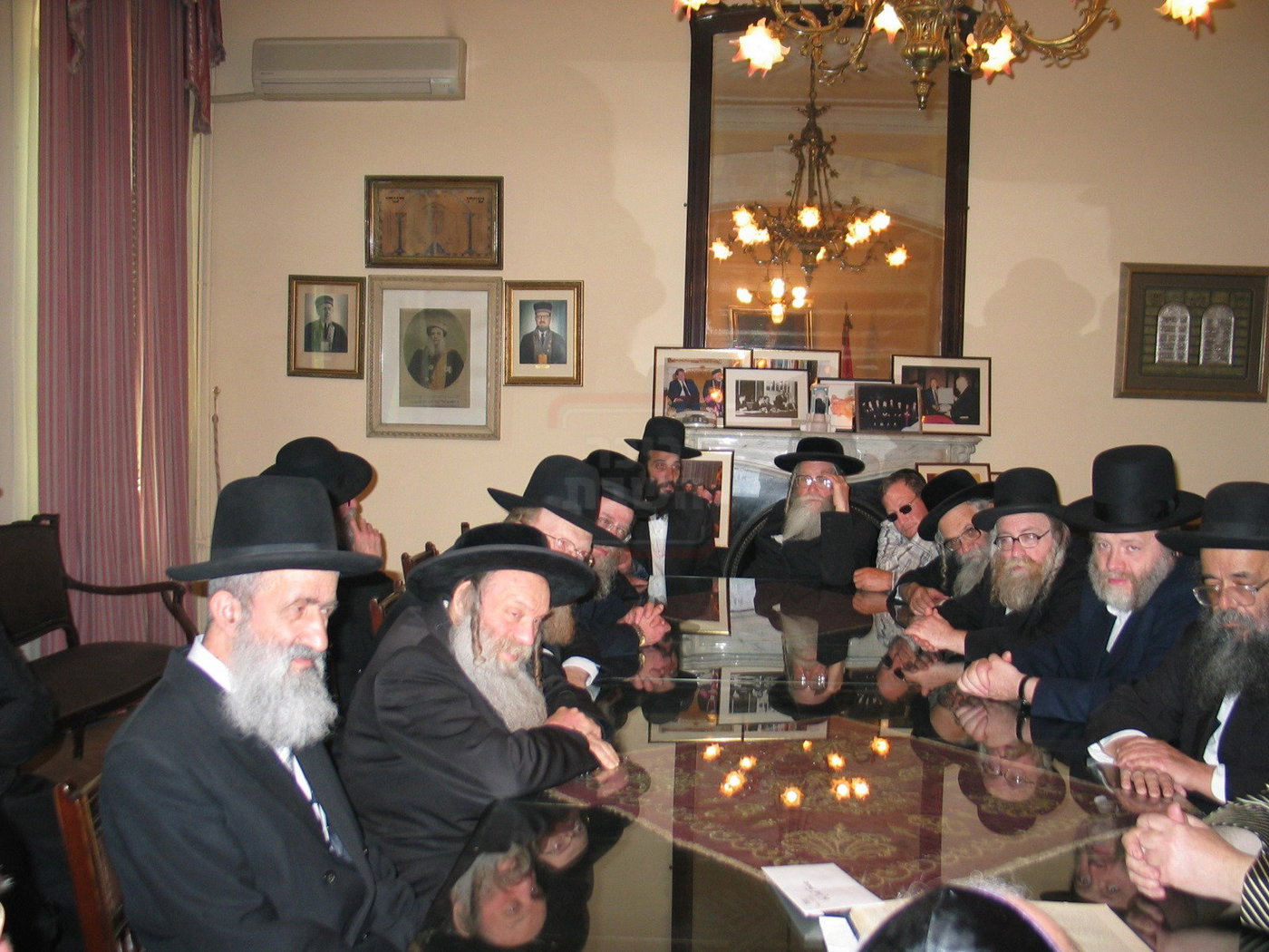 מראות חייו של הגאון רבי דוד שמידל זצ"ל