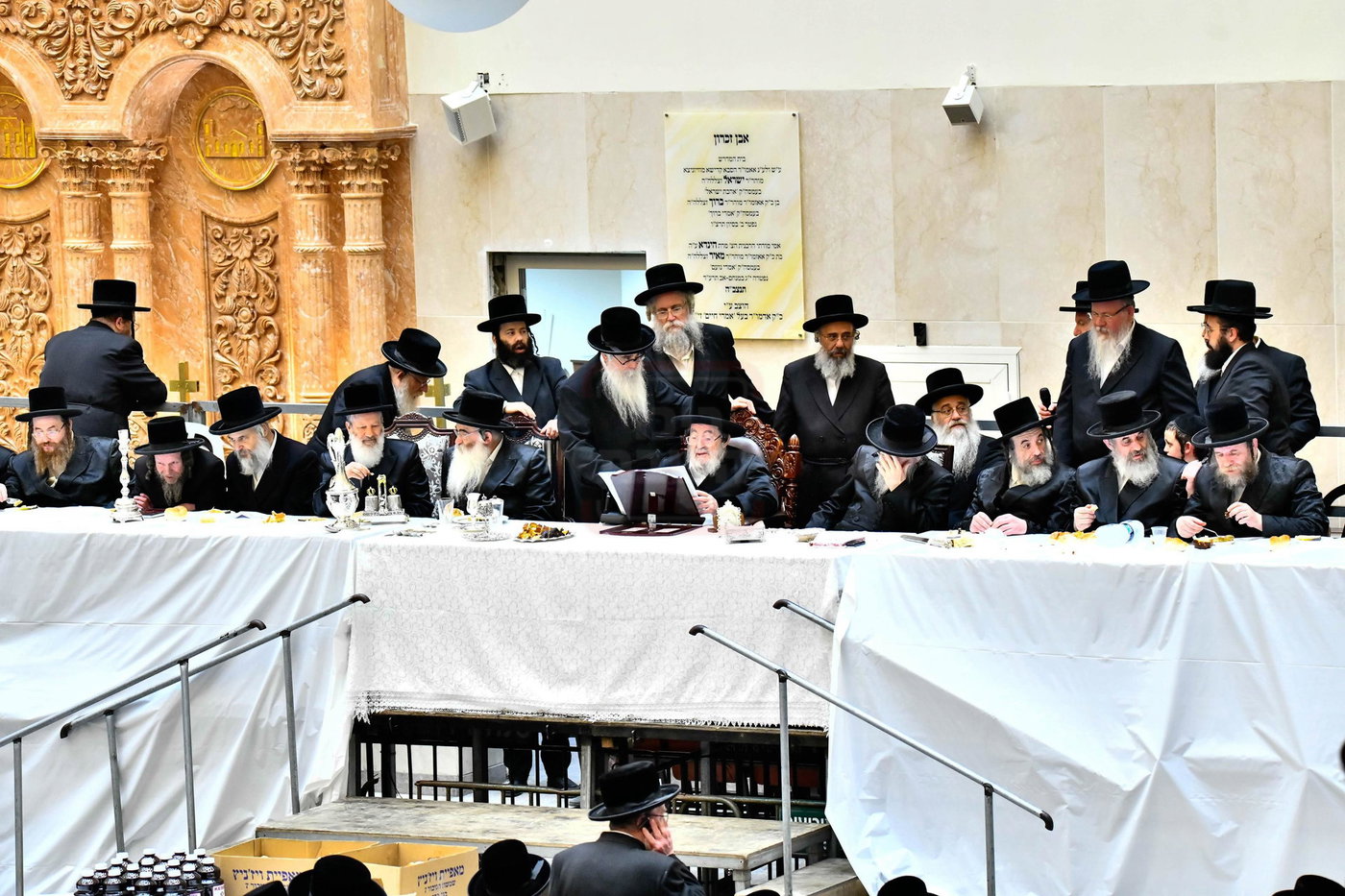 האדמו"ר מויז'ניץ בטיש ב' סיון