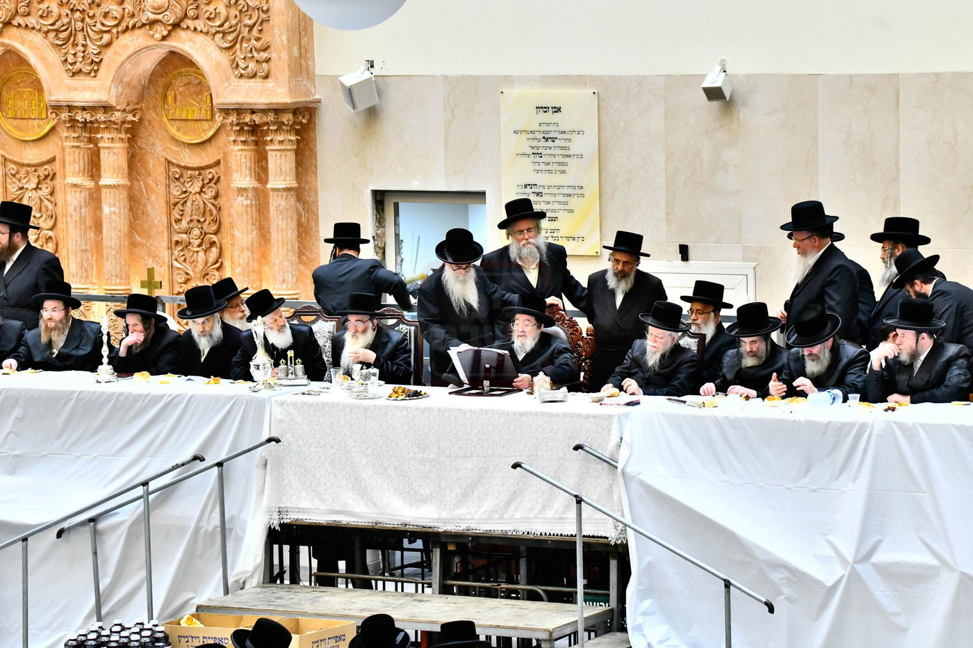 האדמו"ר מויז'ניץ בטיש ב' סיון