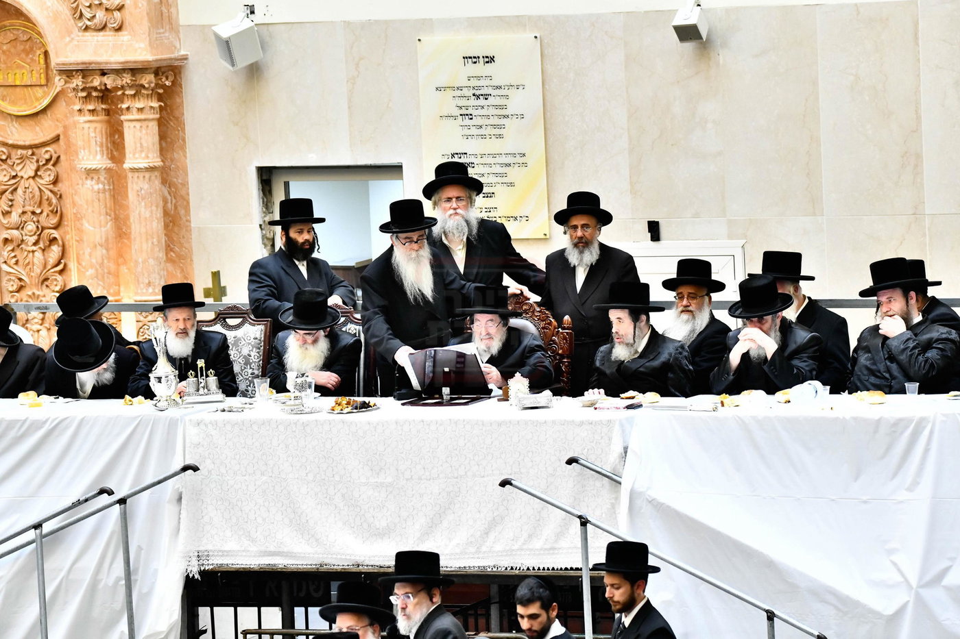 האדמו"ר מויז'ניץ בטיש ב' סיון
