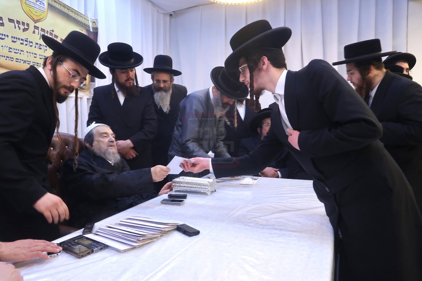 המעמד במעונו של הגרי"מ שכטר
