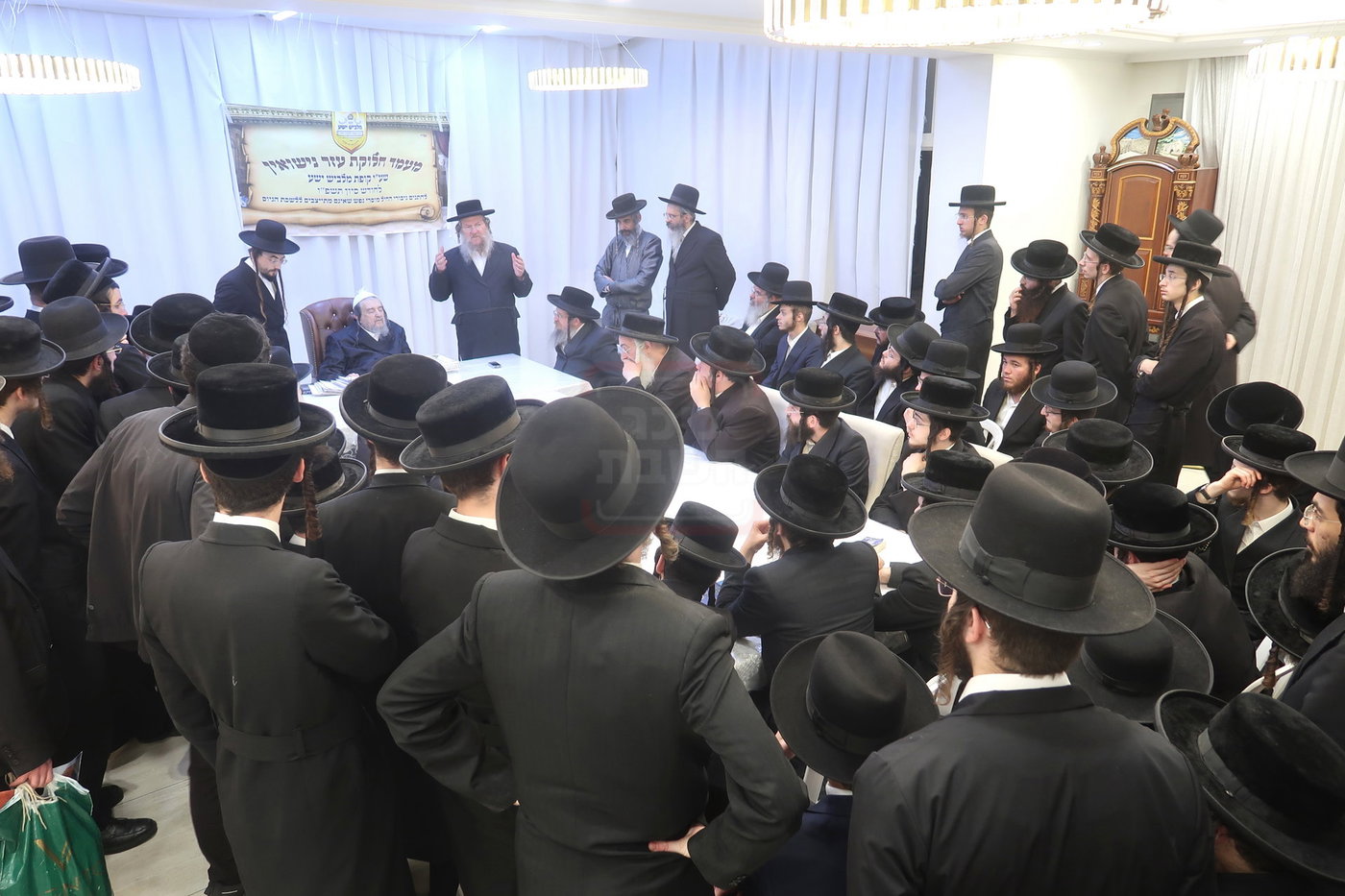 המעמד במעונו של הגרי"מ שכטר