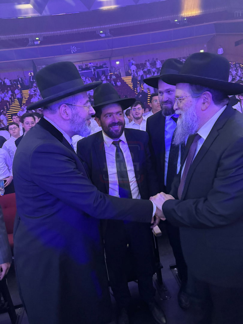 הח"כ שהפתיע את כולם | 'זופניק בכיכר' עם כל התמונות, הנייעס והחשיפות של השבוע