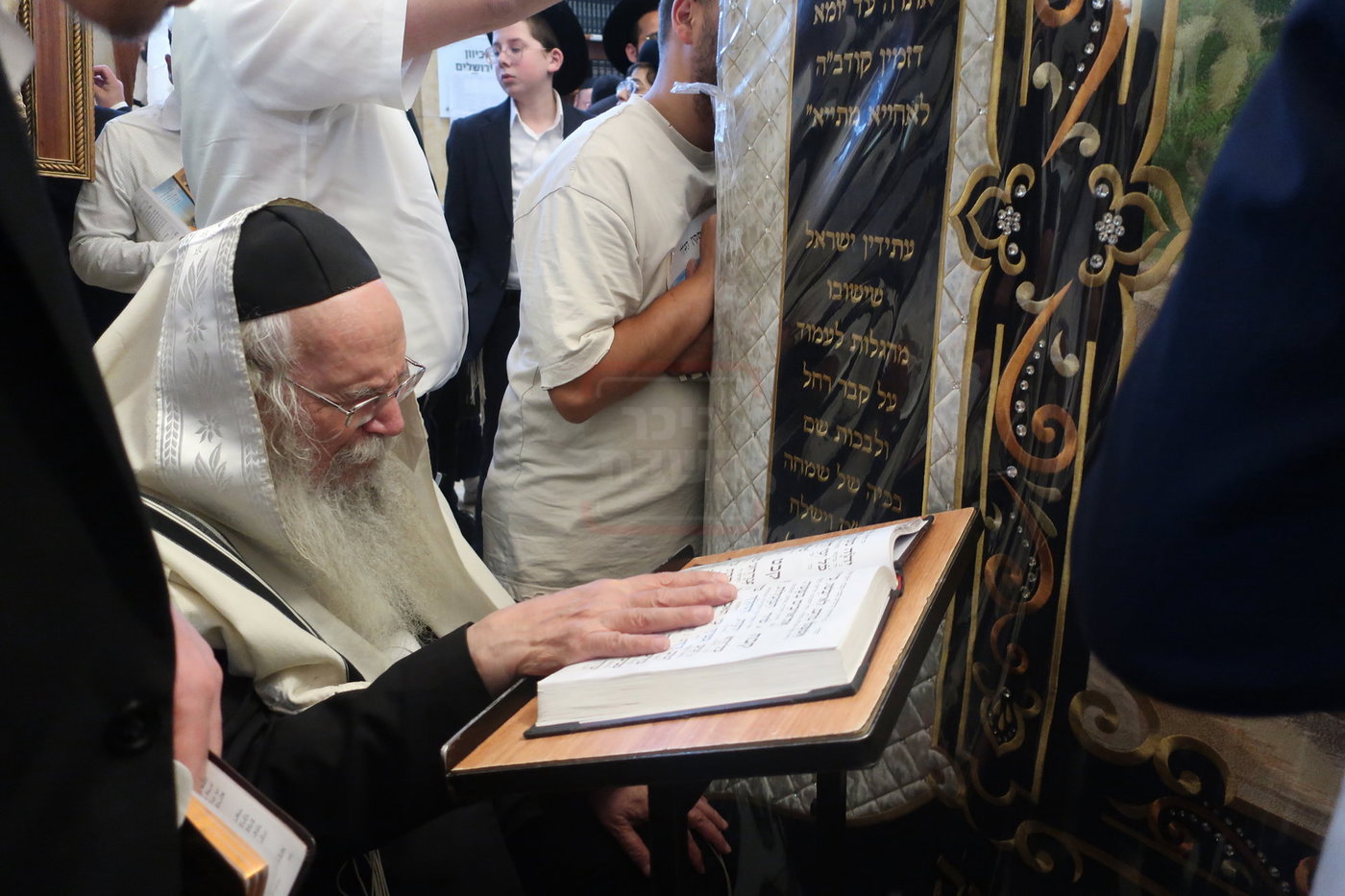 הגאון ר' משה דוד ליפקוביץ בקבר רחל