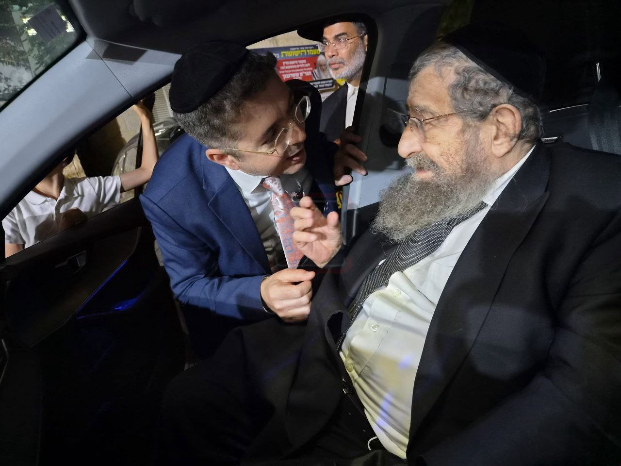 הח"כ שהפתיע את כולם | 'זופניק בכיכר' עם כל התמונות, הנייעס והחשיפות של השבוע