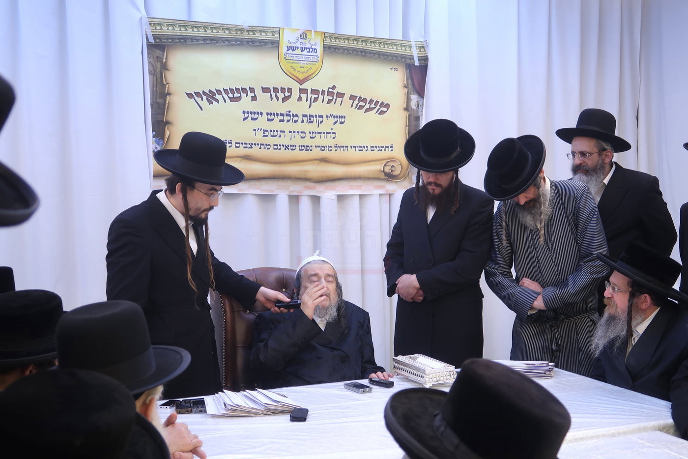 המעמד במעונו של הגרי"מ שכטר