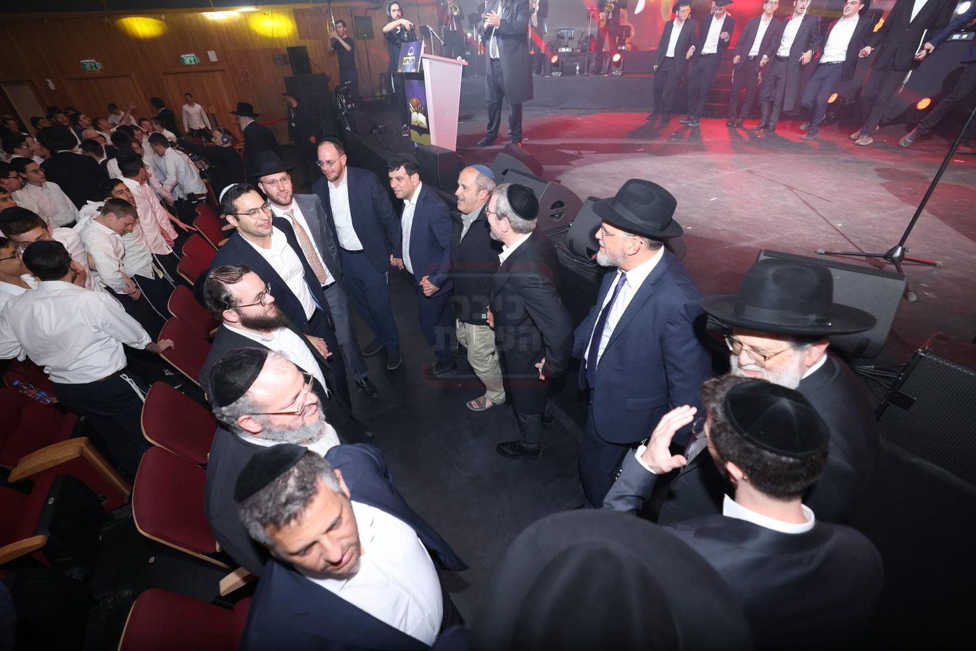 הח"כ שהפתיע את כולם | 'זופניק בכיכר' עם כל התמונות, הנייעס והחשיפות של השבוע