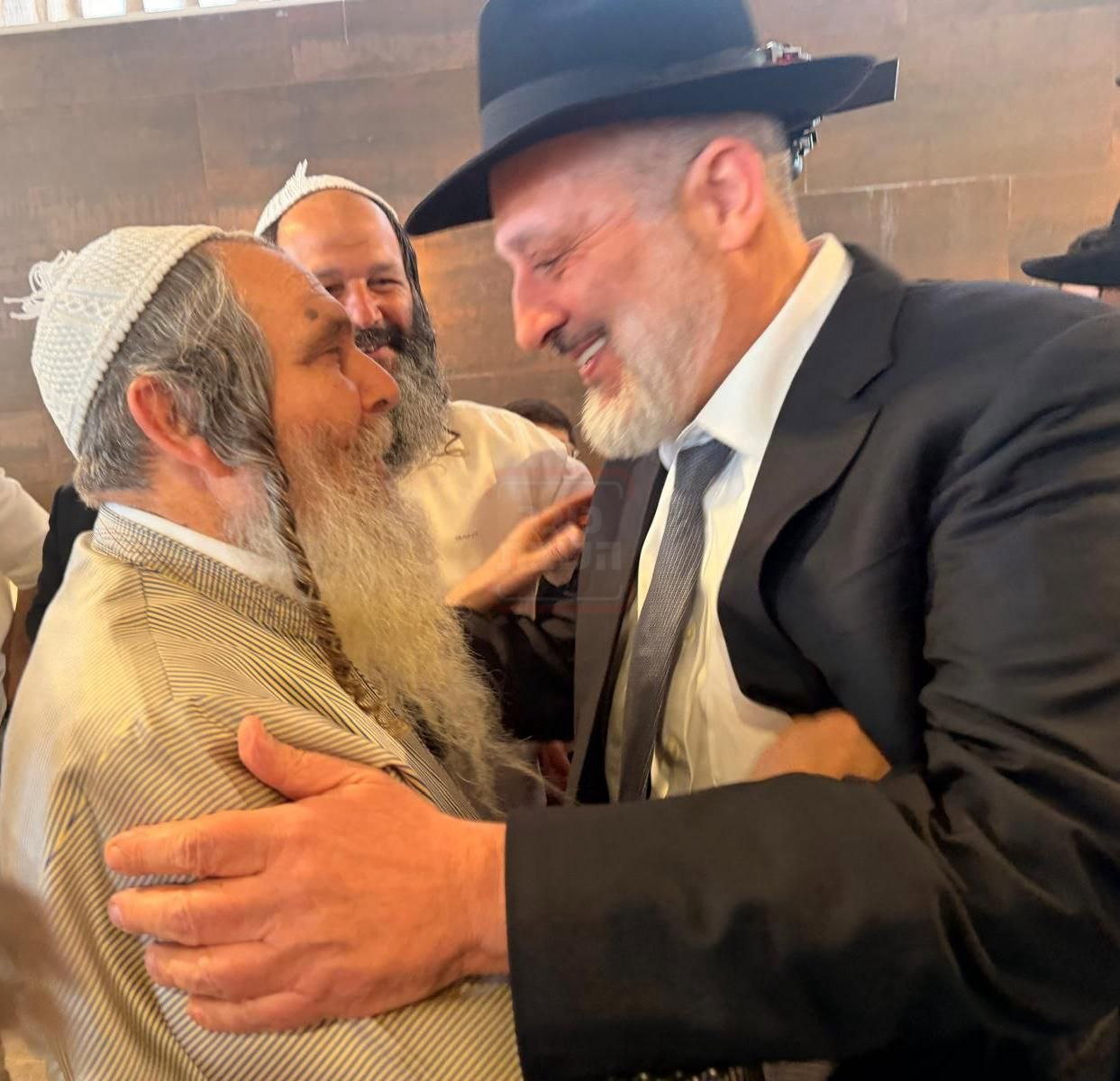 הח"כ שהפתיע את כולם | 'זופניק בכיכר' עם כל התמונות, הנייעס והחשיפות של השבוע