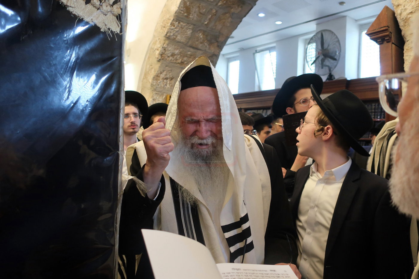 הגאון ר' משה דוד ליפקוביץ בקבר רחל