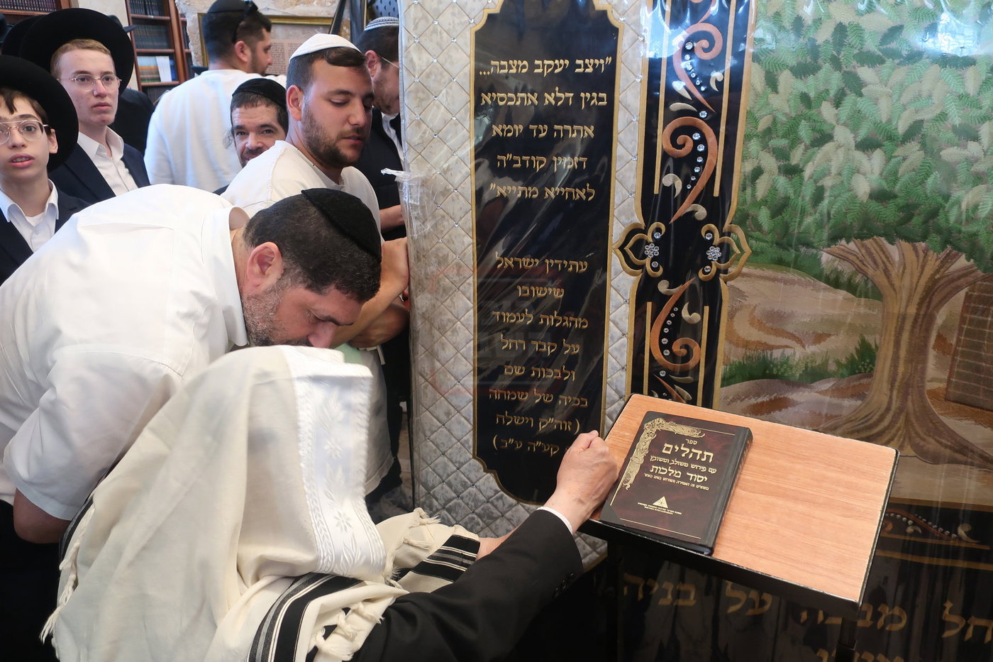 הגאון ר' משה דוד ליפקוביץ בקבר רחל