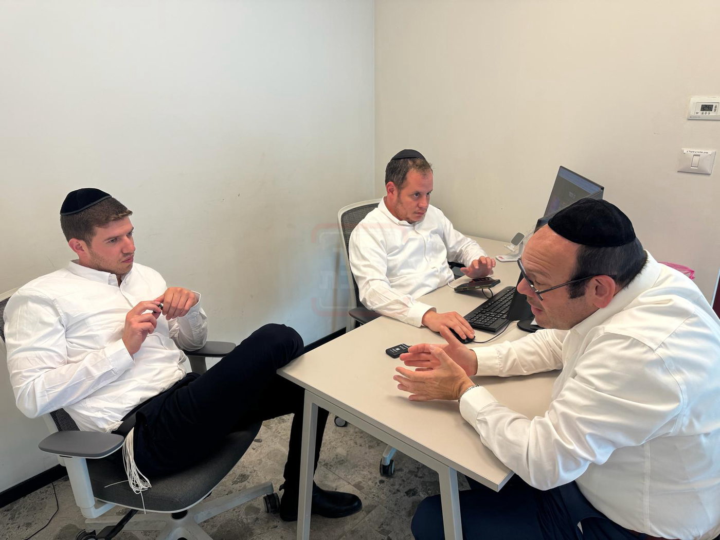 הח"כ שהפתיע את כולם | 'זופניק בכיכר' עם כל התמונות, הנייעס והחשיפות של השבוע
