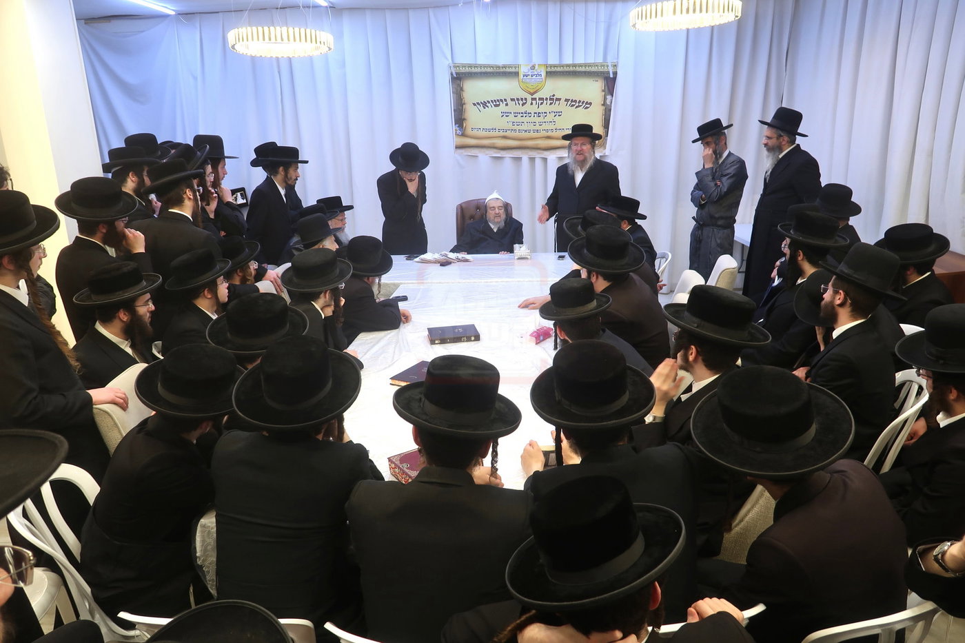 המעמד במעונו של הגרי"מ שכטר
